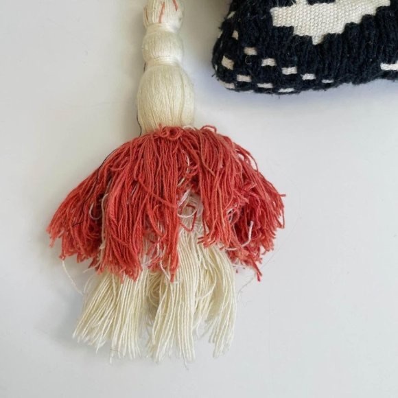 Beaded Clutch Woven Boho Purse Zipper Pouch Black and Ivory Tassel Pull - Picture 3 of 8